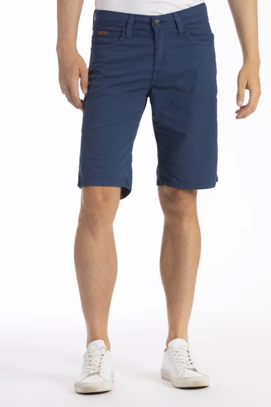 Relaxed Bermuda shorts in GENESYX straight cut cotton canvas