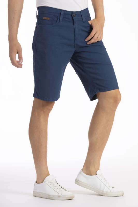 Relaxed Bermuda shorts in GENESYX straight cut cotton canvas