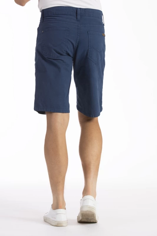 Relaxed Bermuda shorts in GENESYX straight cut cotton canvas