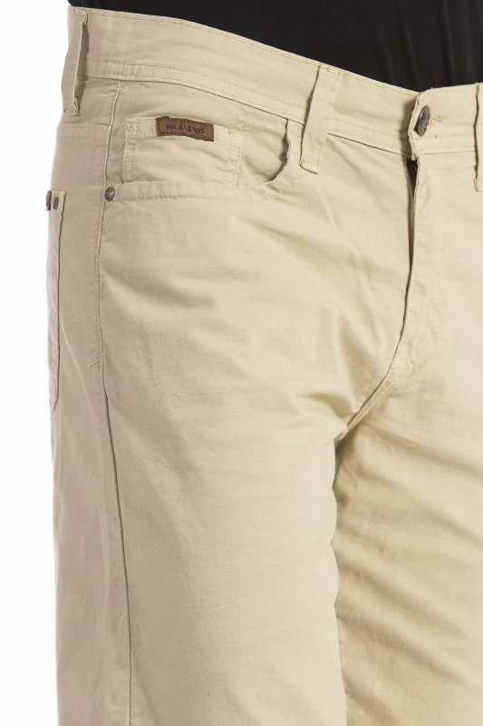 Relaxed Bermuda shorts in GENESYX straight cut cotton canvas 