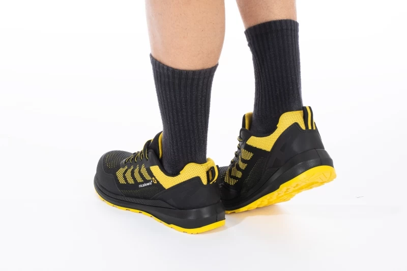 Scarpa antinfortunistica leggera e traspirante PYTHON