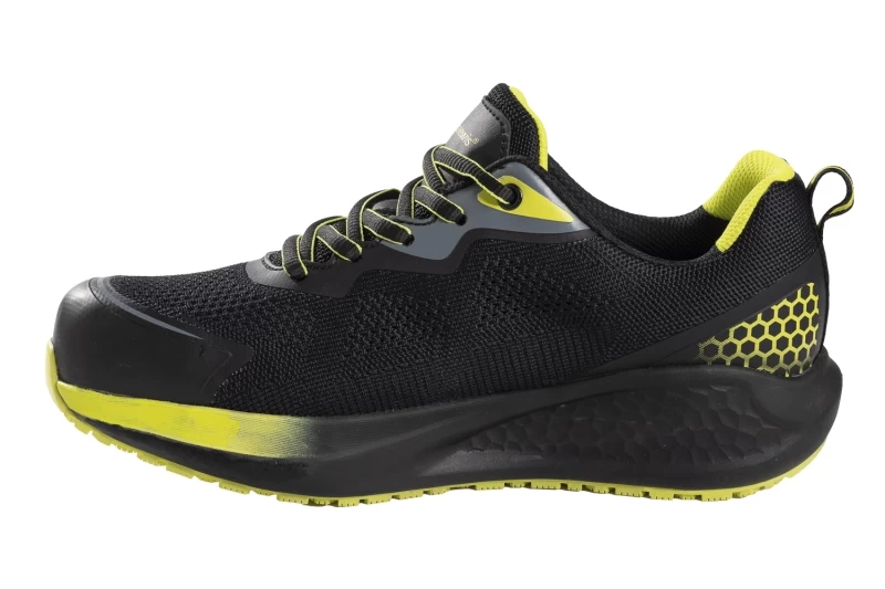 Lightweight and breathable safety shoe COBRA