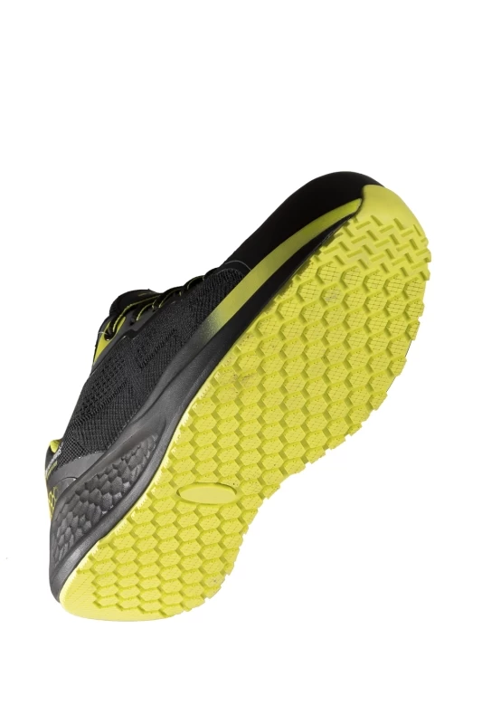 Lightweight and breathable safety shoe COBRA
