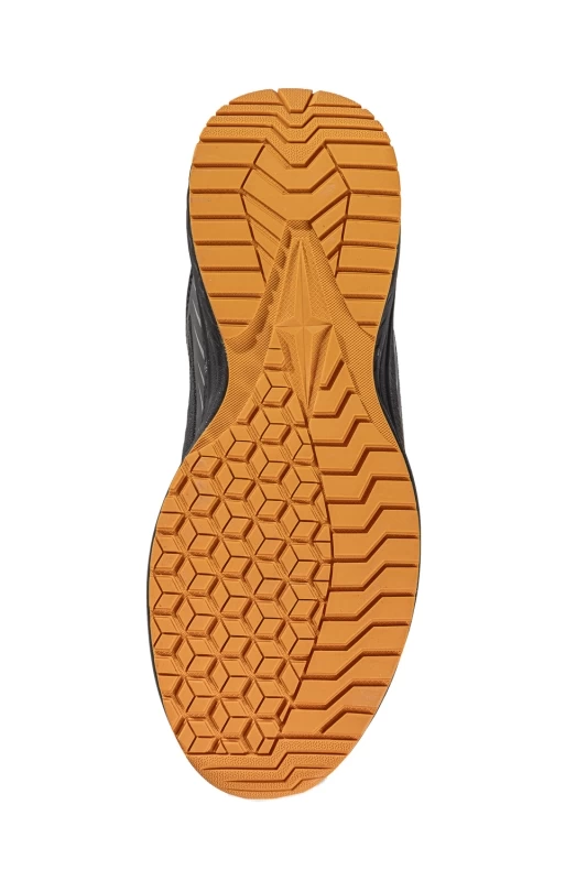 Lightweight and breathable safety shoe VIPER